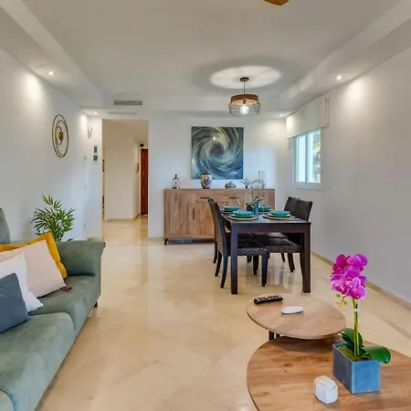 Magic Corner On Golden Mile