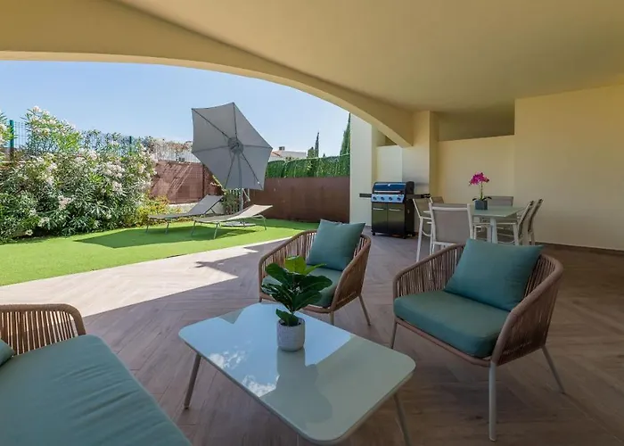 Magic Corner On Golden Mile